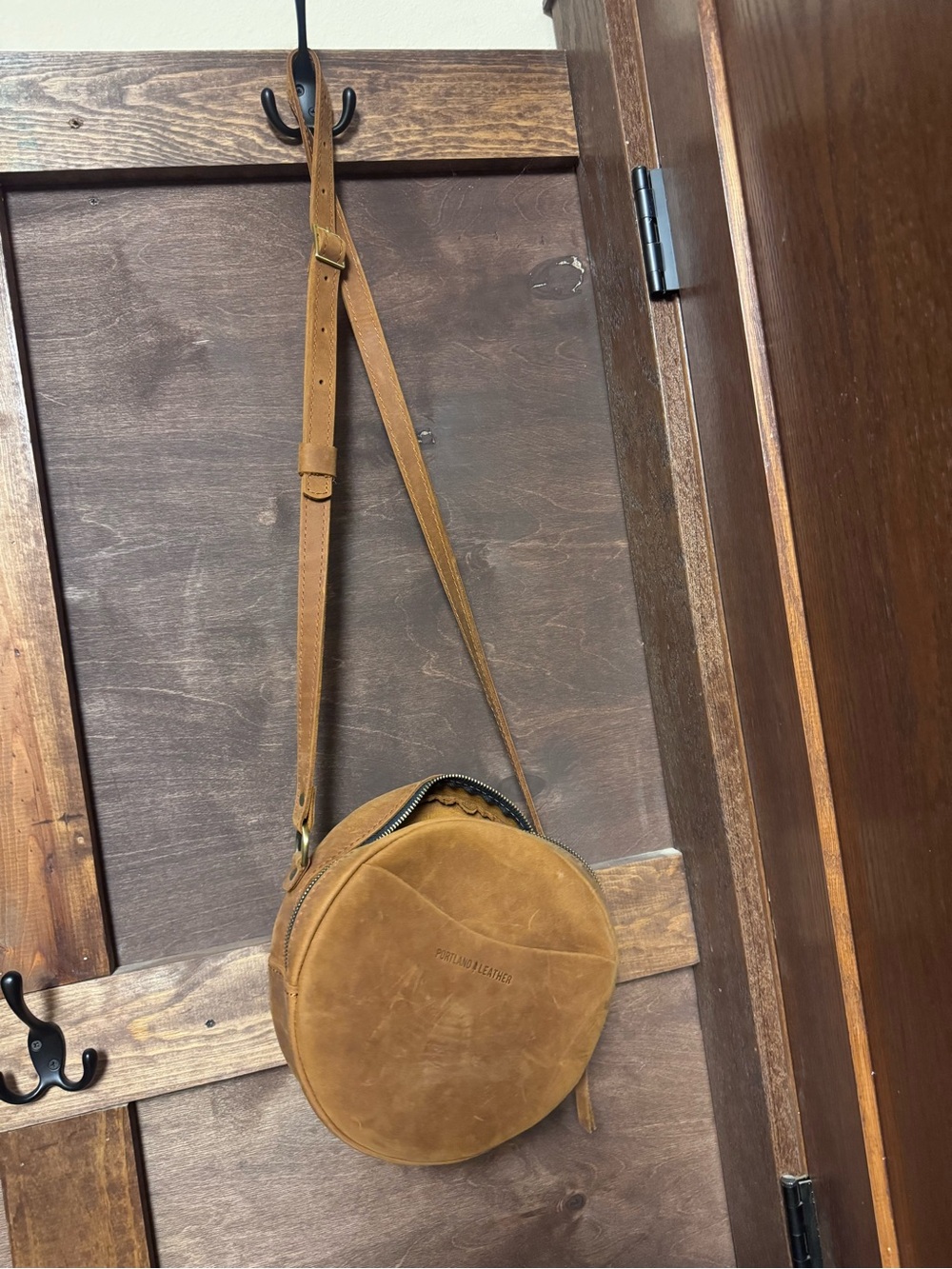 Portland Leather Goods Circle Crossbody Bag Brown Full Grain Leather - Picture 8 of 8